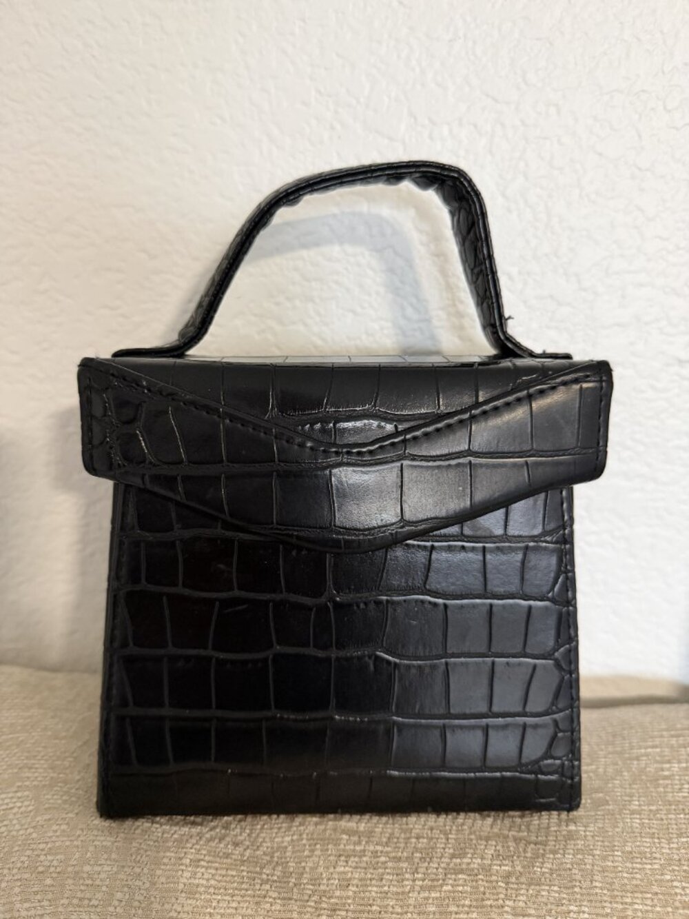 ZARA Black Faux Croc Handbag – Textured Crocodile Embossed Hand Bag